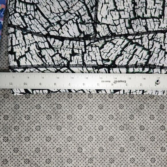 2 Pairs Girl's Size Exercise Leggings Size Small - Picture 5 of 16